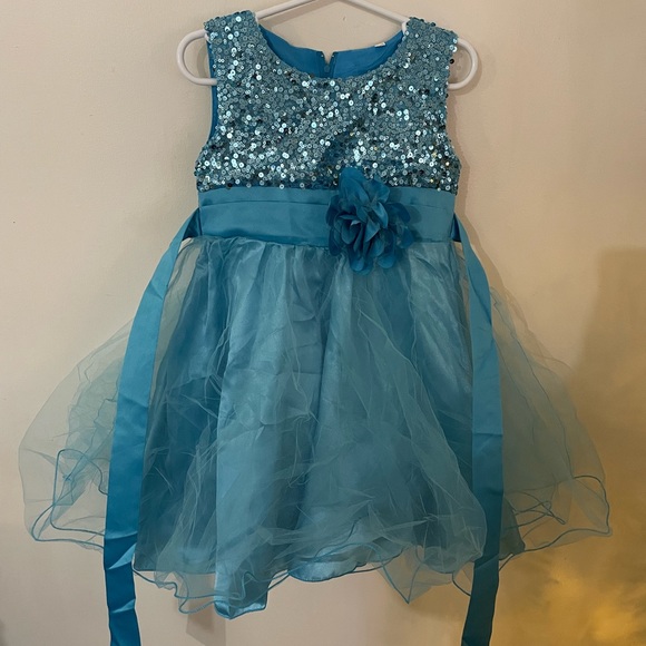Pretty Blue toddler party dress - Picture 2 of 3